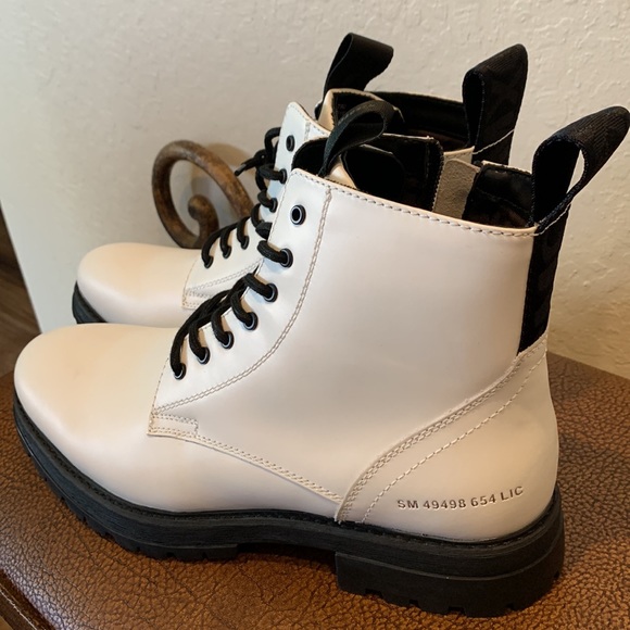 Brand New Rare Steve Madden Monstro White Leather Chic Boot Black Soles& Strings - Picture 5 of 8
